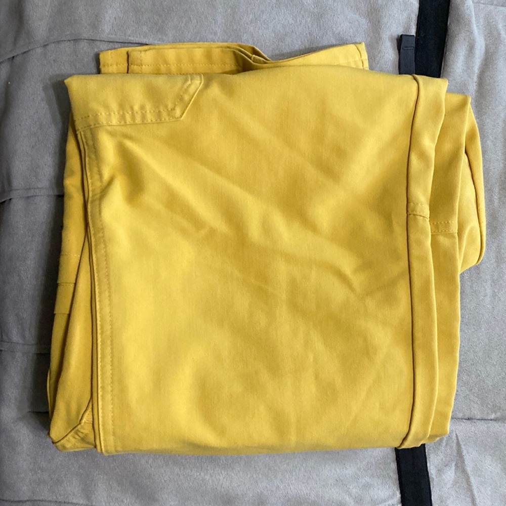 FIGS YELLOW
